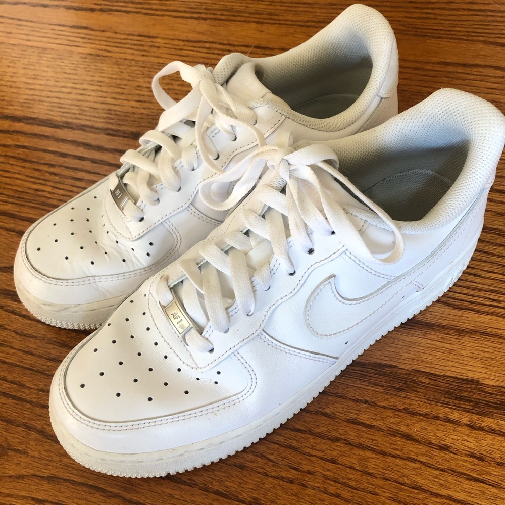 Women’s Nike Air Force 1 white sneakers 8.5